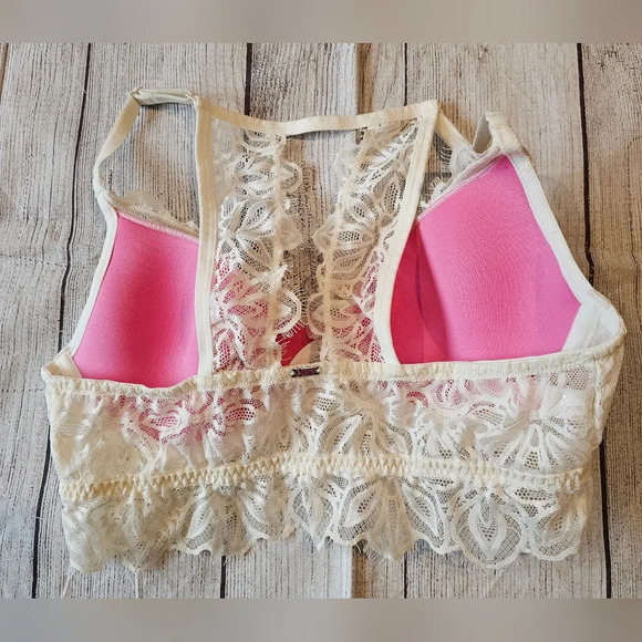 Victoria's Secret PINK Ivory Lace Bralette •Size Medium• Light padding - Picture 3 of 6